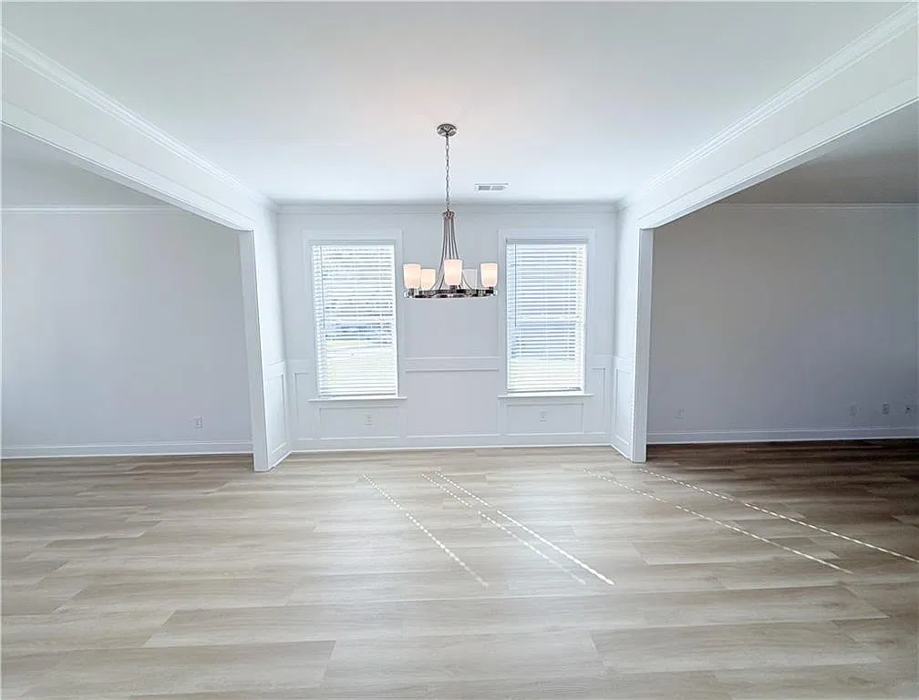 4 bed, 2.5 bath, 2676 sqft, $2,450 — Photo 4