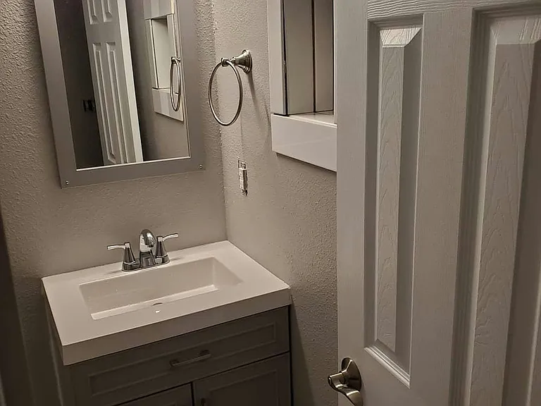 421 College Ave #105 — Photo 6