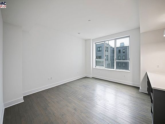 5th image of 416 W 52nd St #603