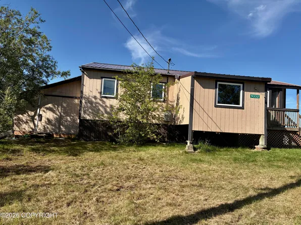9332 Nengqerralia Dr, Bethel, AK 99559