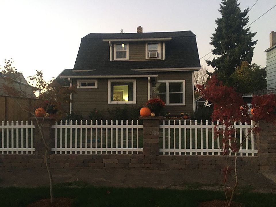 2nd image of 615 6th Ave SE