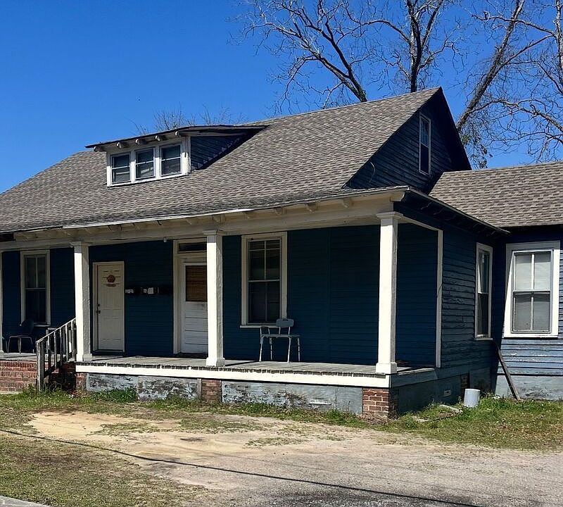 1st image of 1527 Henley St