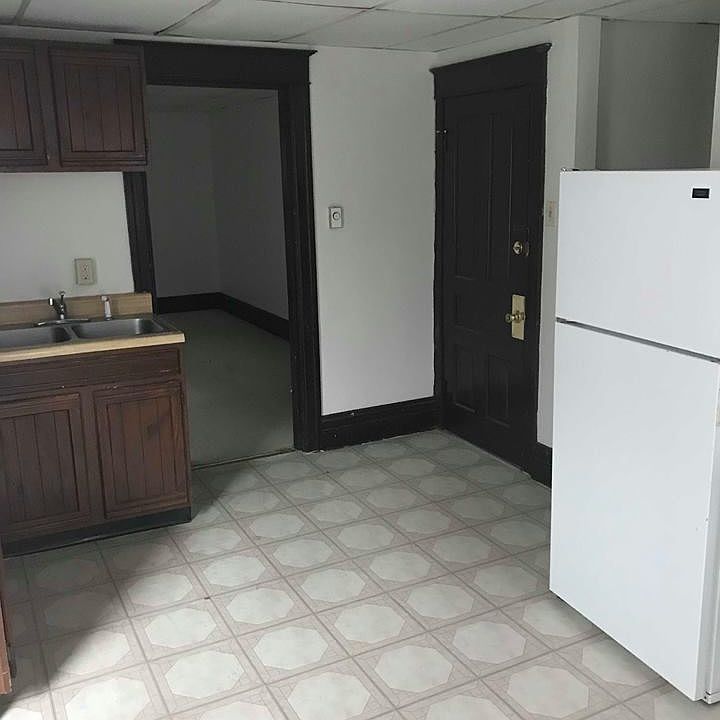 1st image of 140 N Locust St APT A