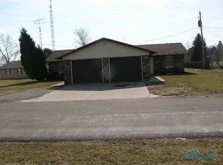 605 Mike Moore Dr, Edon, OH 43518