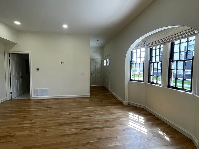 1005 Madison Ave — Photo 35