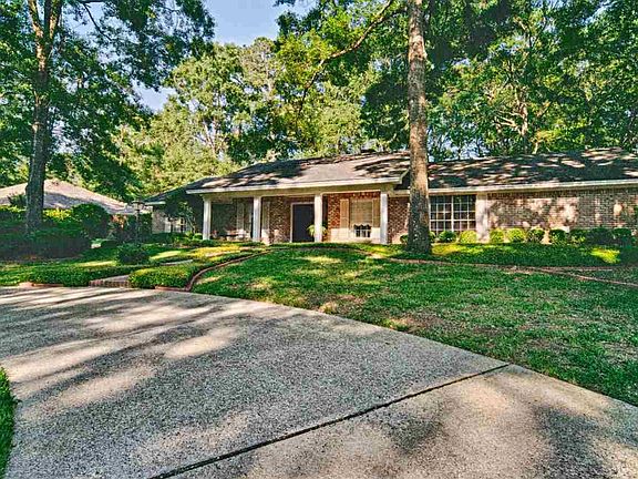 2nd image of 806 Hunterwood Dr