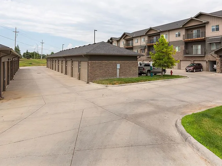 Parking lot at Avenue 204.
