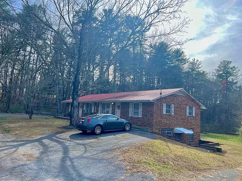 1st image of 3977 Warren Dr