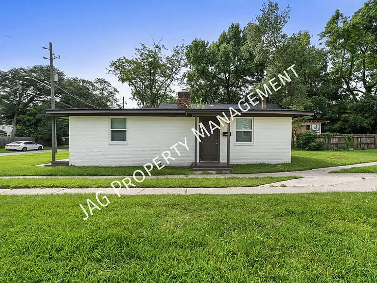 1078 Day Ave — Photo 15