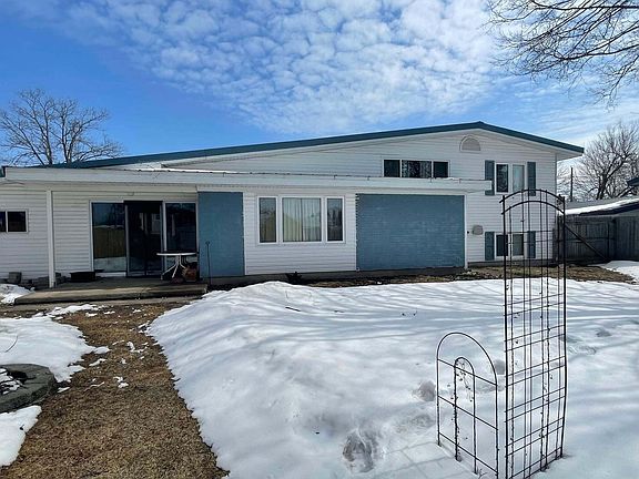 4th image of 13 Monterey Dr