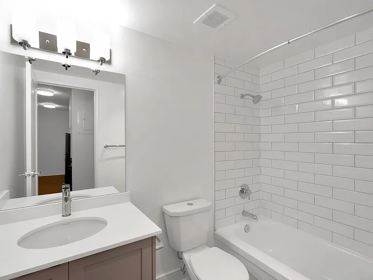 1002 McKenzie Ave #218 — Photo 18