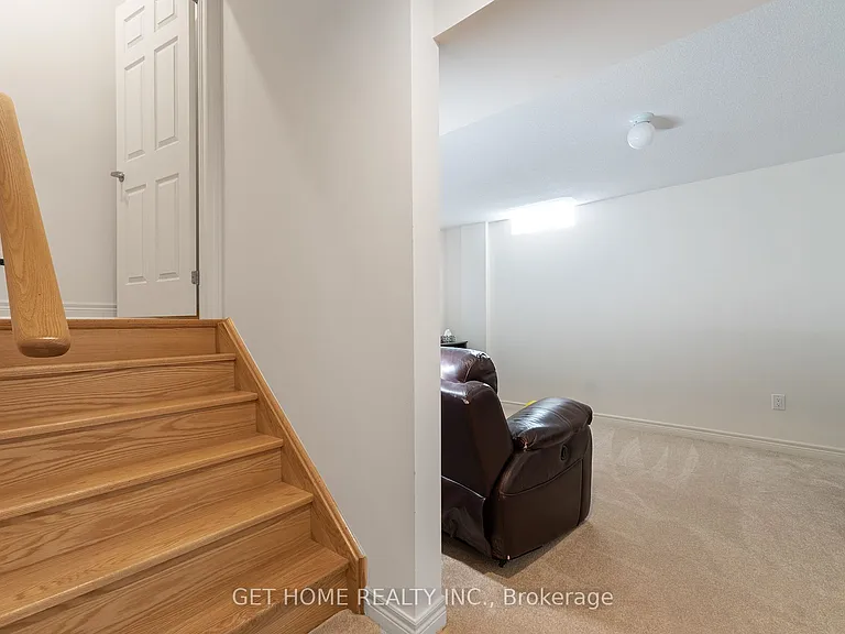 1212 Drinkle Cres — Photo 31