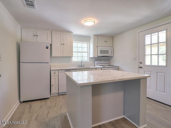 4th image of 6070 3rd St