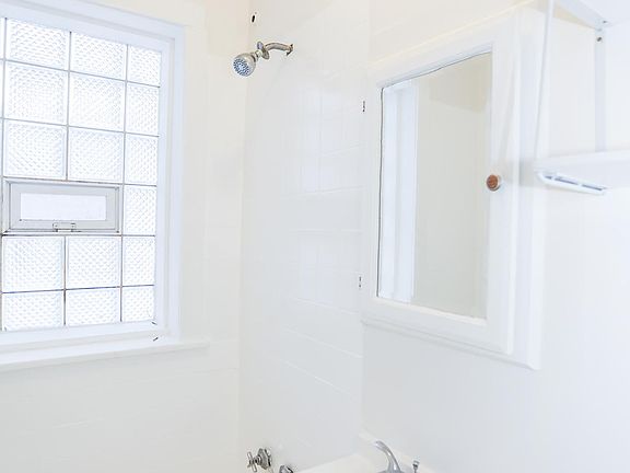 4th image of 5063 N Glenwood Ave APT 2E