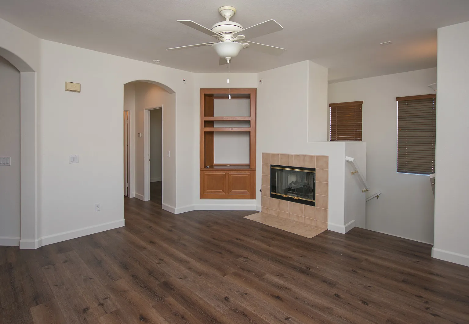Beautiful Spacious Condo in The Brisbane Community!! — Photo 2