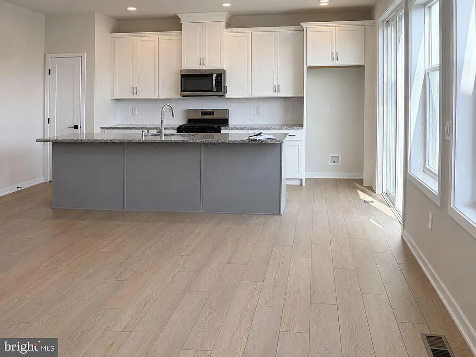 375 Aspen Way