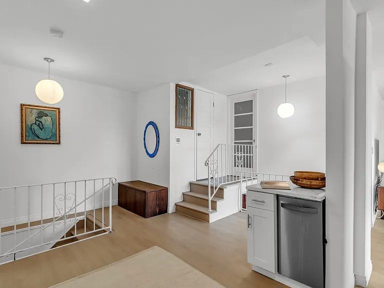 261 Park Ave #3 — Photo 35