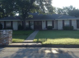 3703 Holly Dr, Bryan, TX 77802