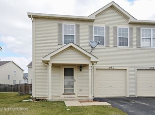 697 S Shannon Dr, Romeoville, IL 60446