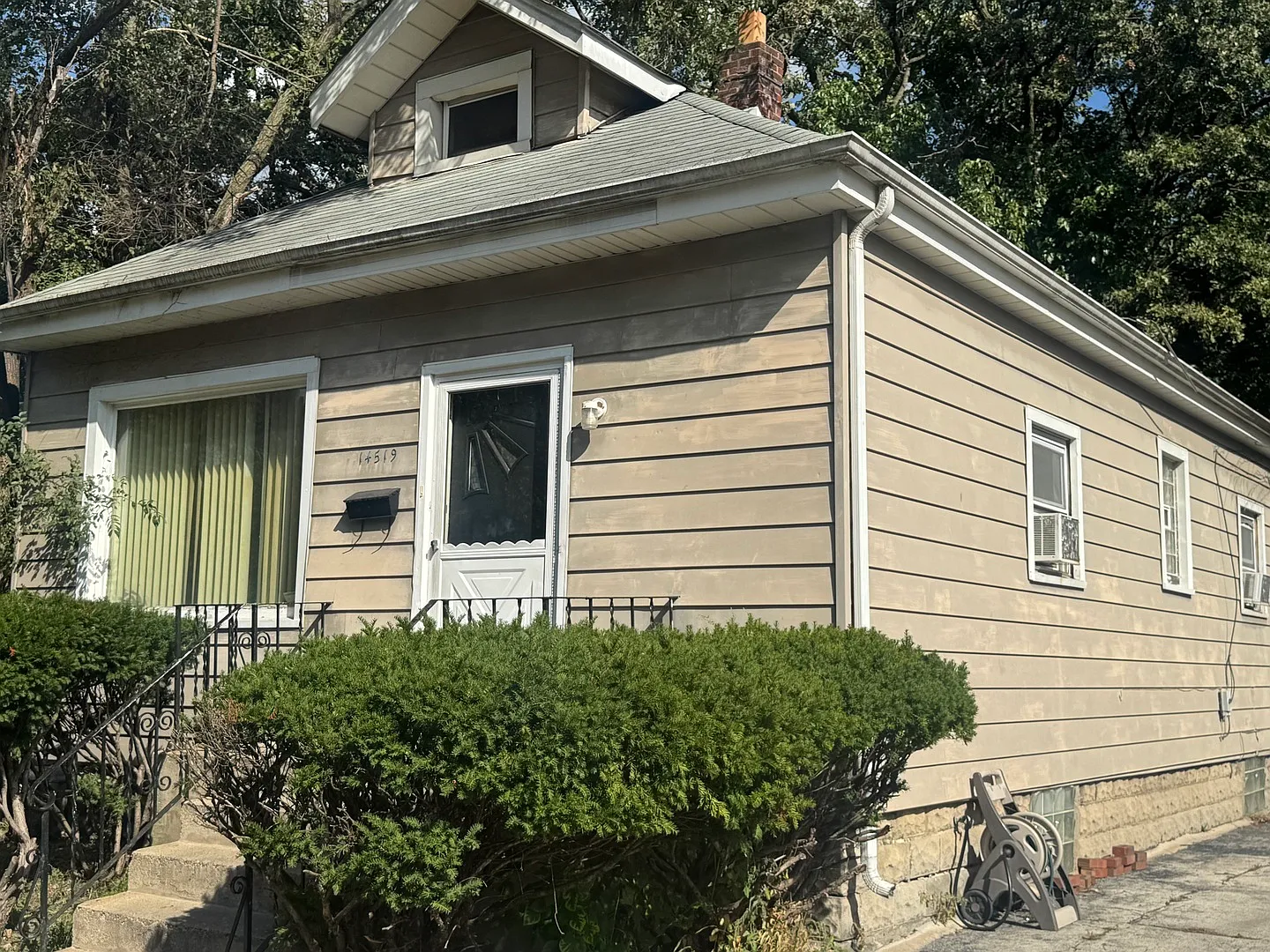 14519 Harvey Ave photo 1
