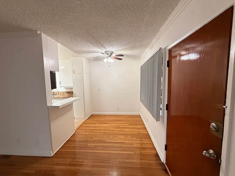956 Wilcox Avenue — Photo 28