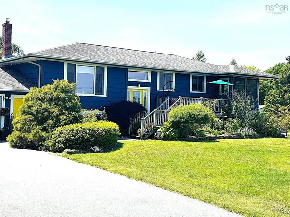 78 Fort Point Rd, Lunenburg, NS B0R 1C0