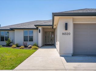 16520 Blarney Ln, Redding, CA 96001