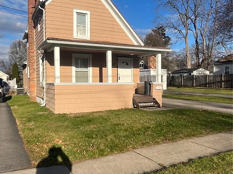 223 E Filbert St — Photo 2