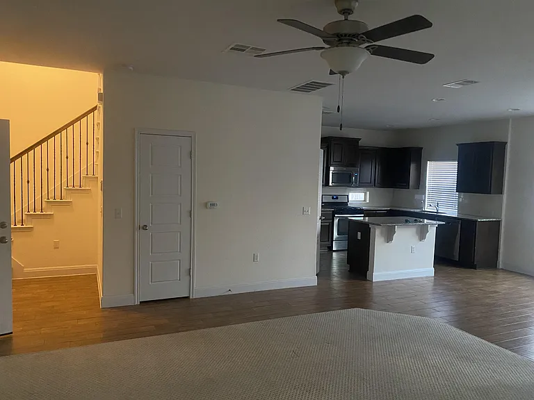 9504 Hunter Ln — Photo 2