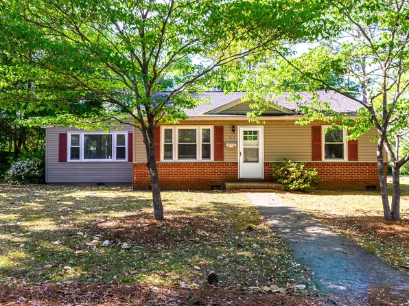 490 N Leak St, Southern Pines, NC 28387