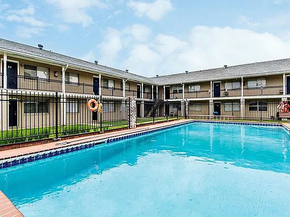 2nd image of 1406 Acadian Dr #19