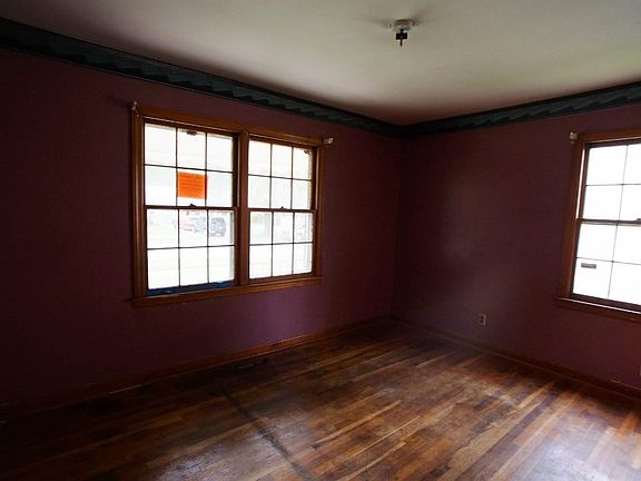 4th image of 1513 N Battin St