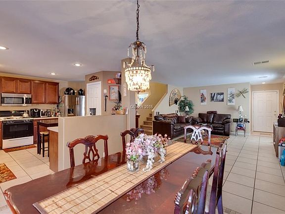 3rd image of 8421 Saddle Valley St