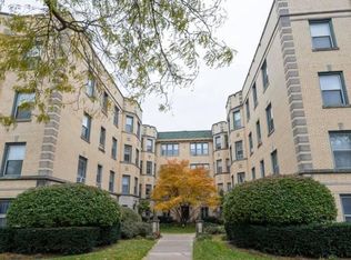 824 Mulford St APT 1W, Evanston, IL 60202