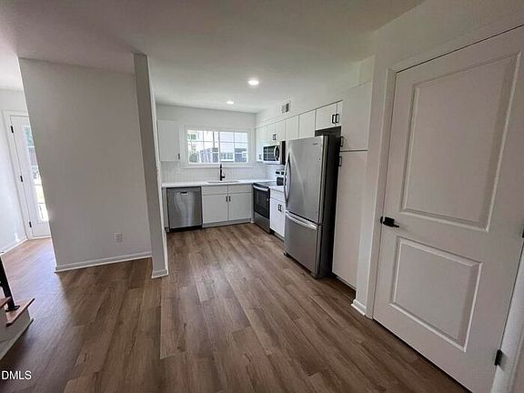 4th image of 708 Hawes Ct