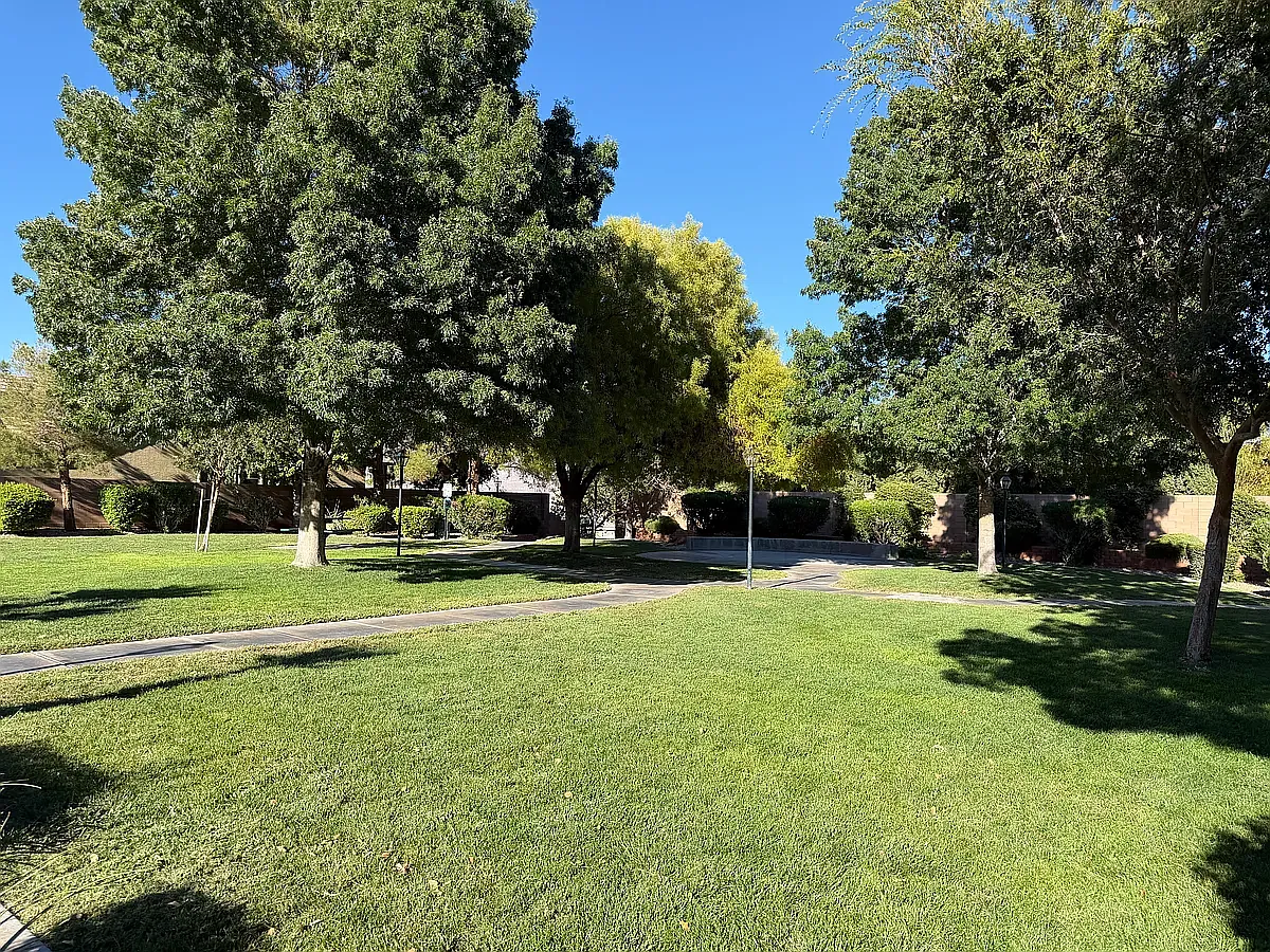 3 bed, 2824 sqft, $2,850 — Photo 3