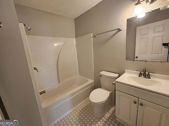 3rd image of 44 Richard Allen Dr
