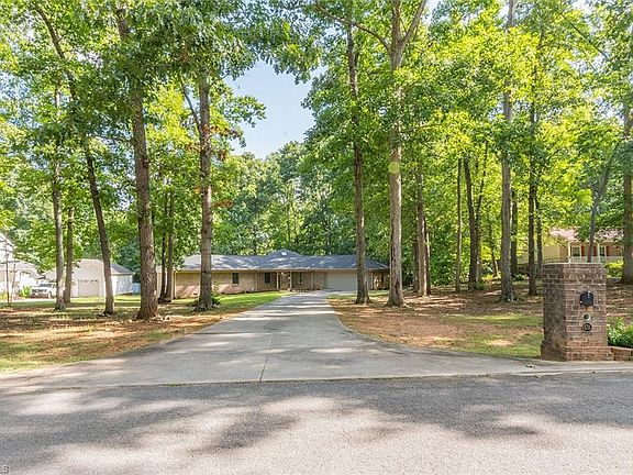 3rd image of 631 Mill Stream Ln