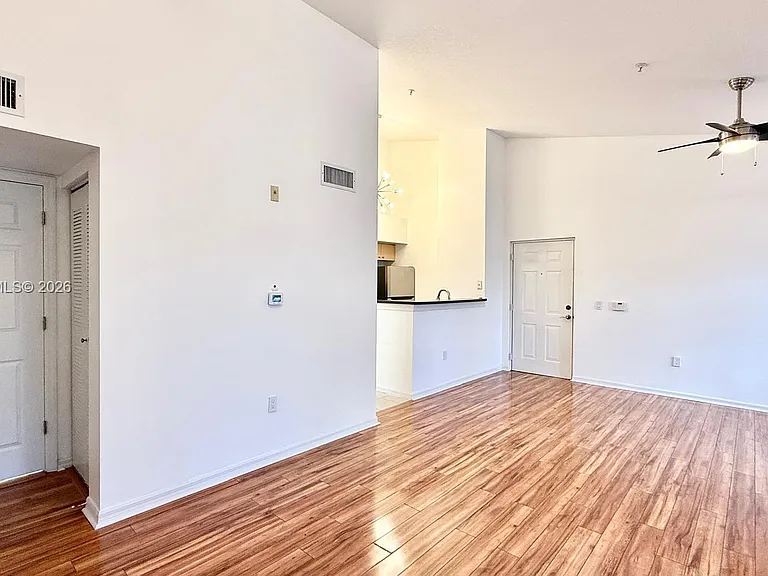 4220 San Marino Blvd #303 — Photo 5