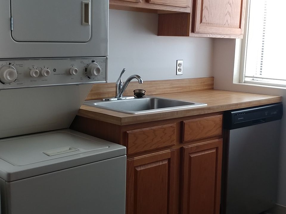 2nd image of 917 Columbia Ave Suite 115