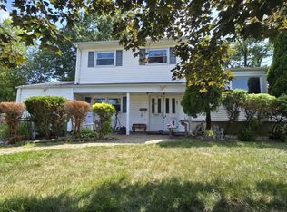 7 Timothy Ct, Edison, NJ 08837