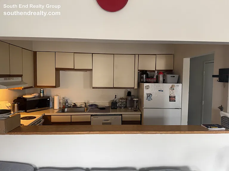 483 E Broadway #6 — Photo 8