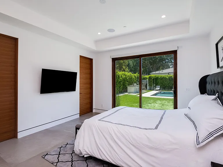 23262 Gonzales Dr — Photo 29