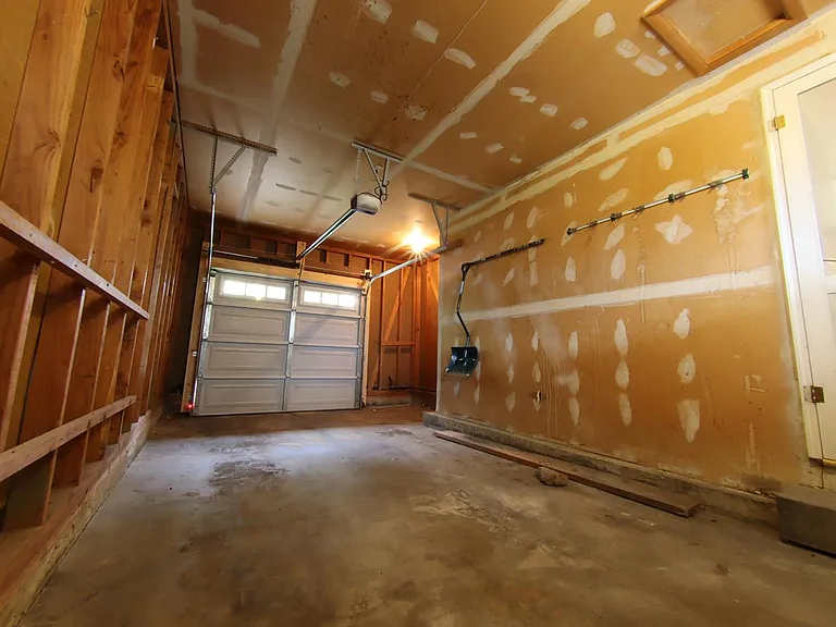3249 Salem St — Photo 43