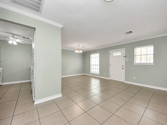 3rd image of 44 Tri Oaks Ln #44