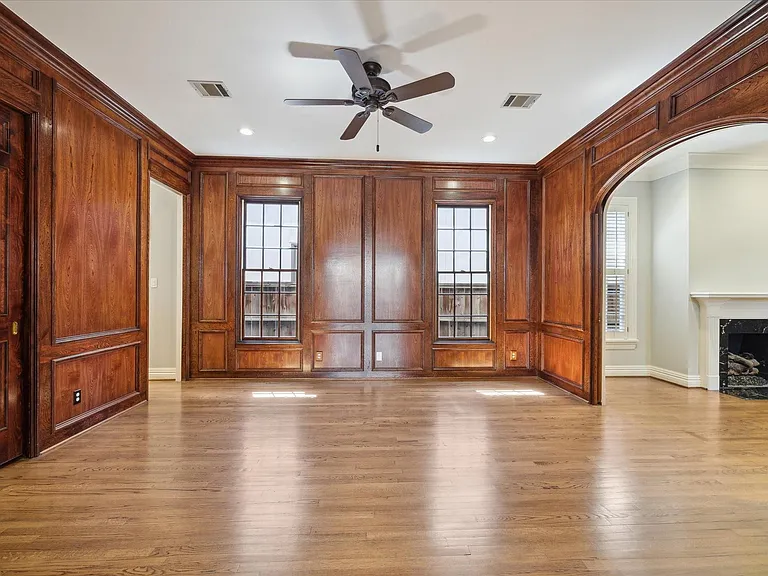 6433 Sewanee Ave — Photo 2