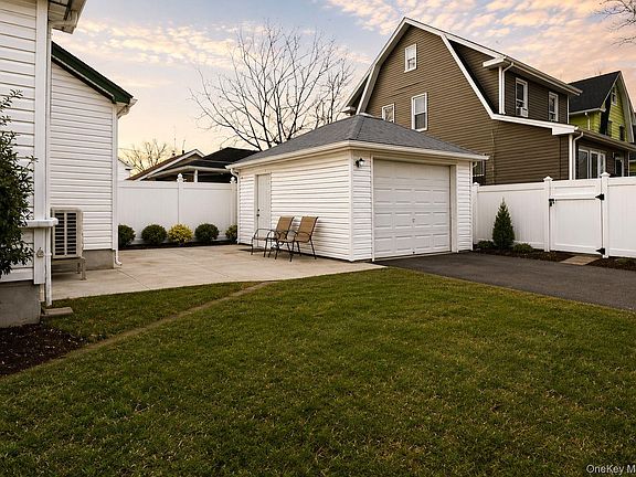 4th image of 11202 Witthoff Avenue