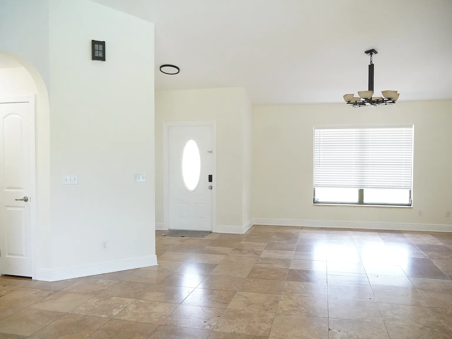 3 bed, 1836 sqft, $3,600 — Photo 4