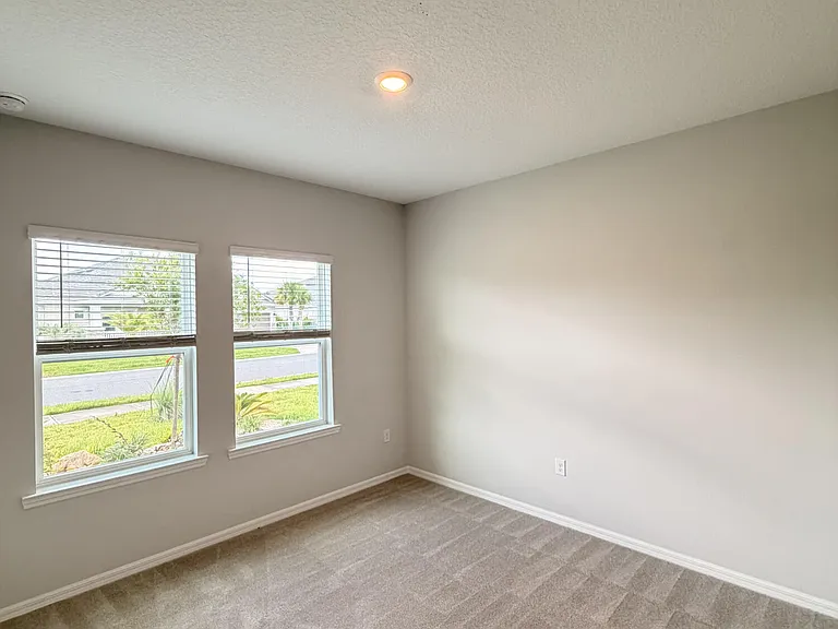 1352 Arklow Cir — Photo 28