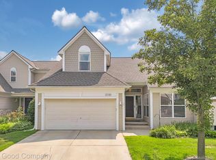 25184 Dunham Ct, Farmington, MI 48336